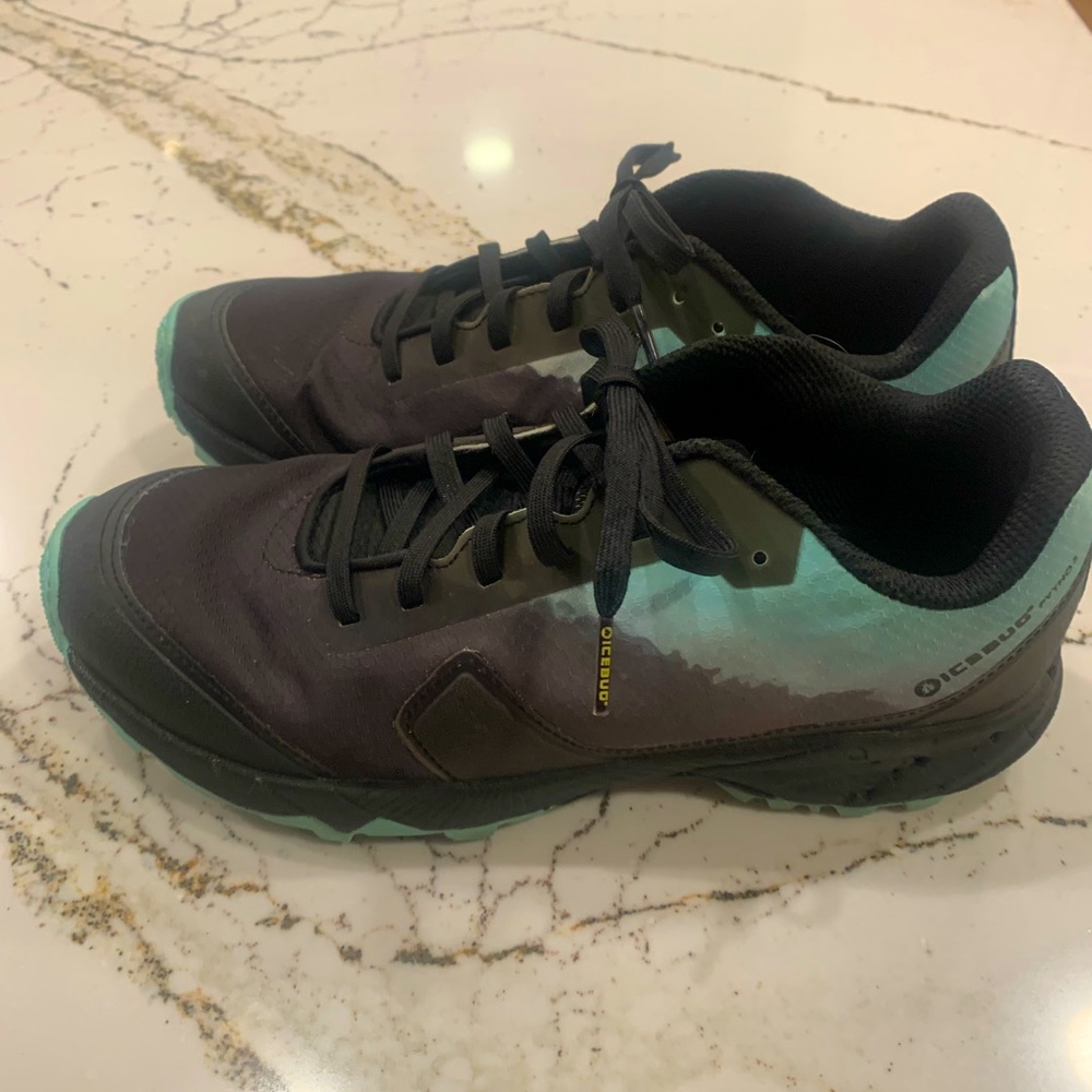 Brand new Ice bug Pytho - size 7